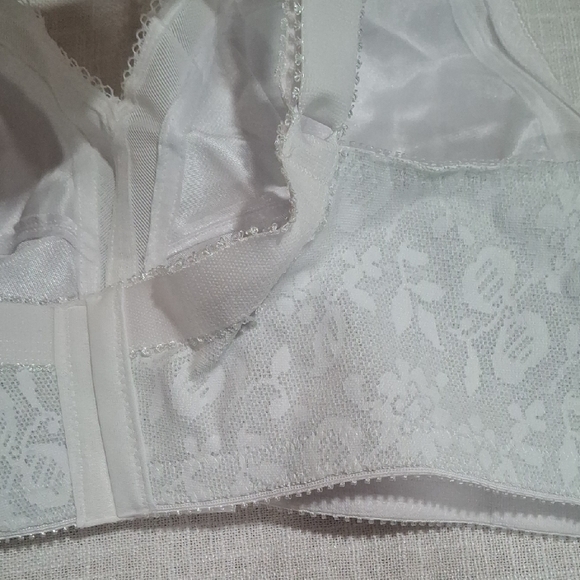 Playtex 18 Hour White Comfort Bras Size 44C N.W.T - Picture 6 of 8